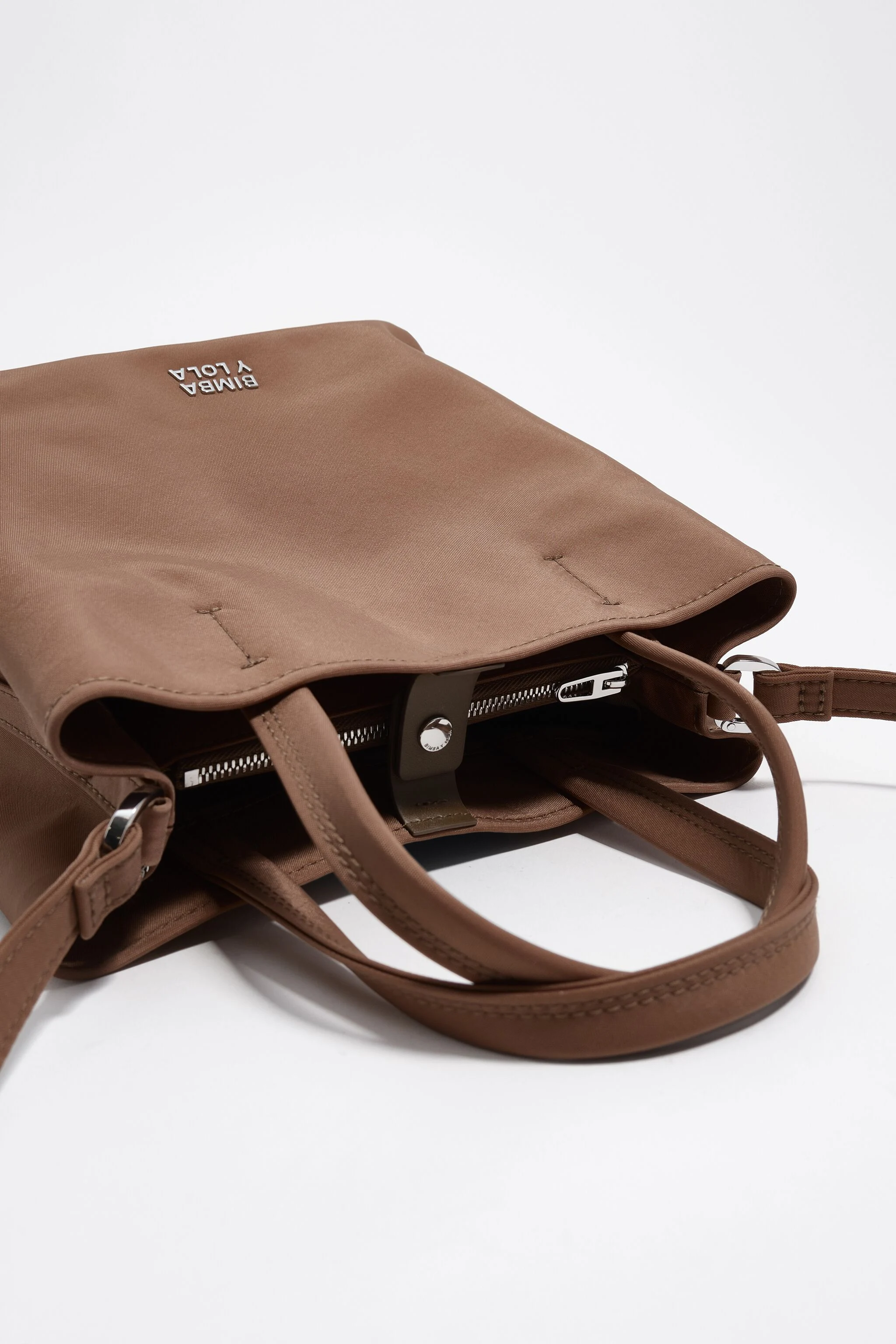 Bolsa média de náilon cor nougat para Chihuahua