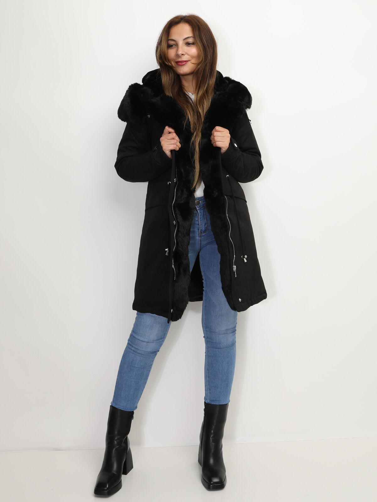 Manteau parka avec détails fausse fourrure- Noir