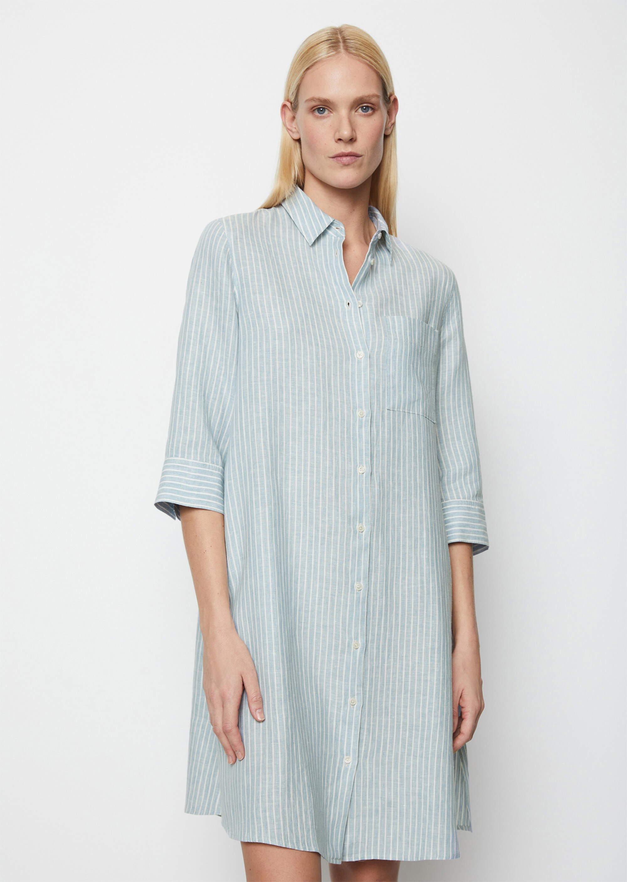 Gestreiftes Hemdblusenkleid relaxedaus reinem Leinen