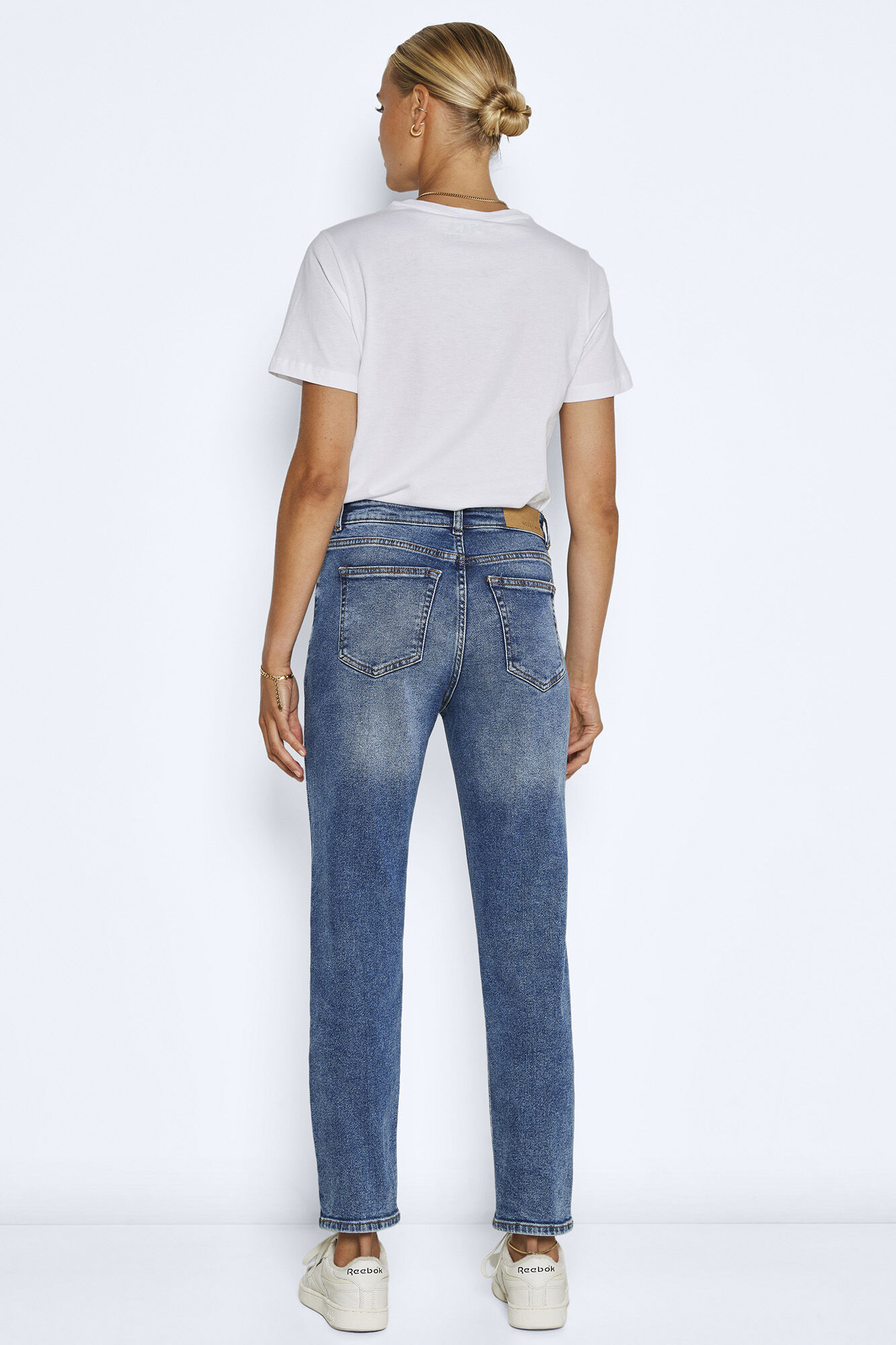 calça jeans reta