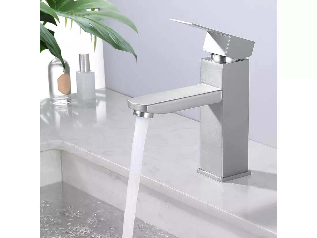 Robinet Salle Bain Carrée Mitigeur de lavabo Eau Froide Chaude Disponible Robinet Lavabo en Acier Inoxydable Mousseur Démontable
