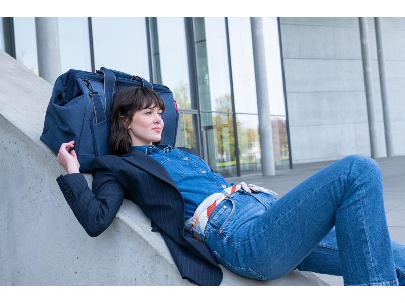 Reisenthel Umhängetasche Allrounder L Herringbone Dark Blue Tasche aus recyceltem Material