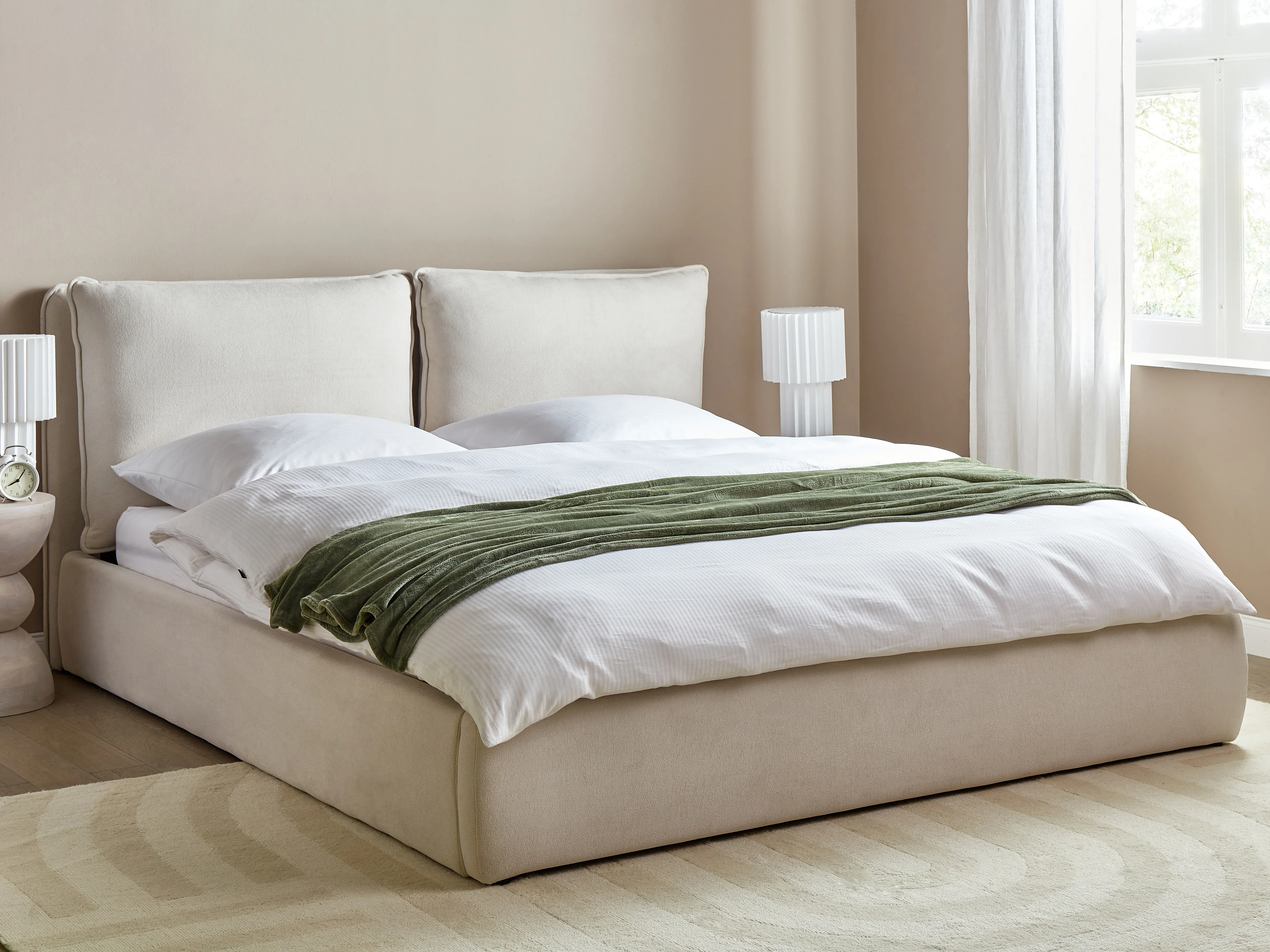 Bed met opbergruimte Stof BAJONNA 180 x 200 cm Lichtbeige