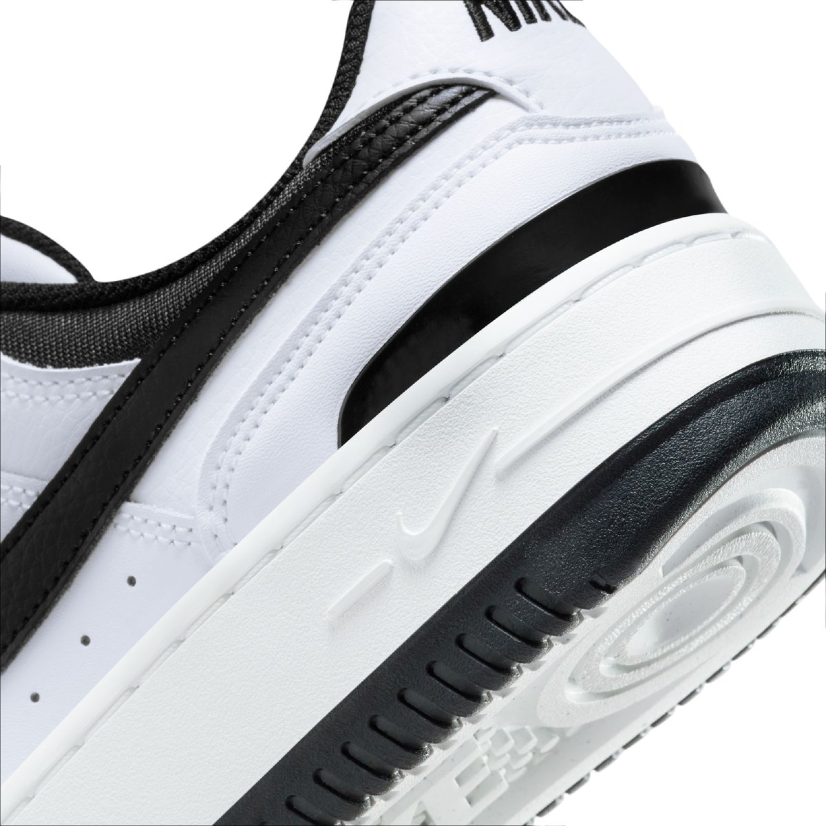 NIKE-Gamma_force-Baskets - Talon plat - Autre Blanc