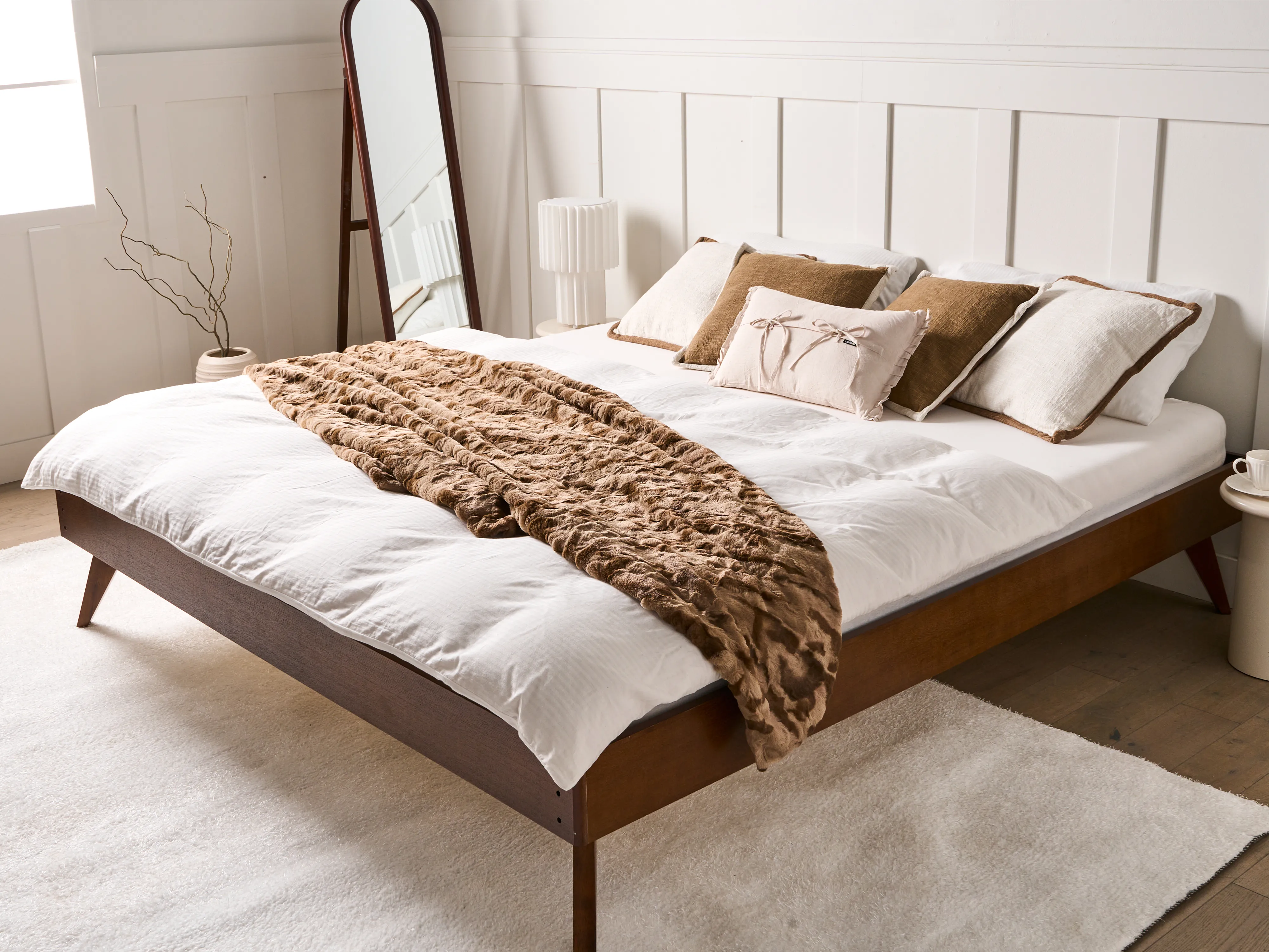 Bed zonder hoofdbord BERRIC 140 x 200 cm Donker essenhout