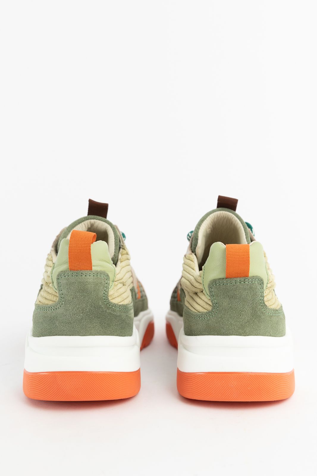 Multicolour suède sneaker met oranje details