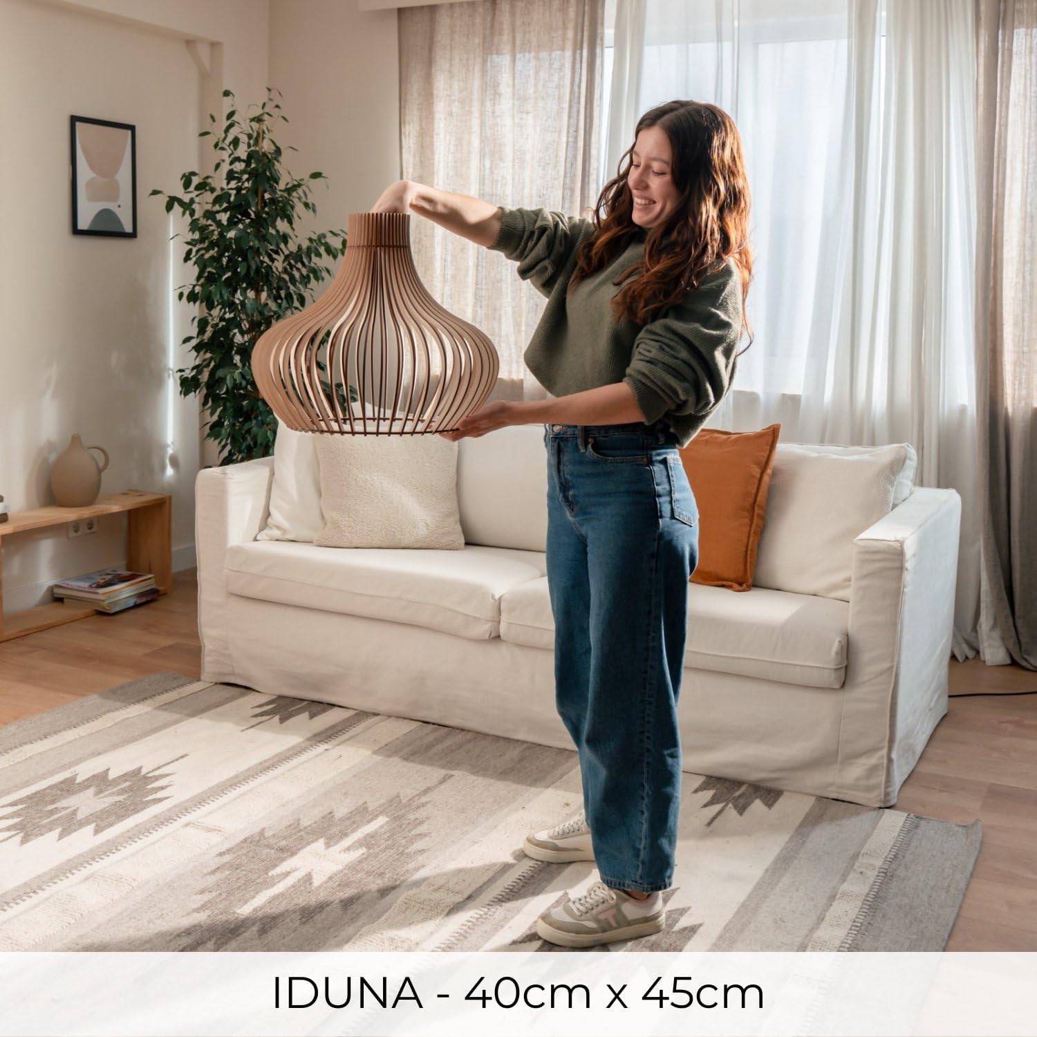 Pendelleuchte Holz „Iduna“, skandinavische Hängelampe Esstisch + Wohnzimmer, Boho Hängeleuchte höhenverstellbar + dimmbar mit E27 Fassung (Höhe x Durchmesser 40 cm x 45 cm)