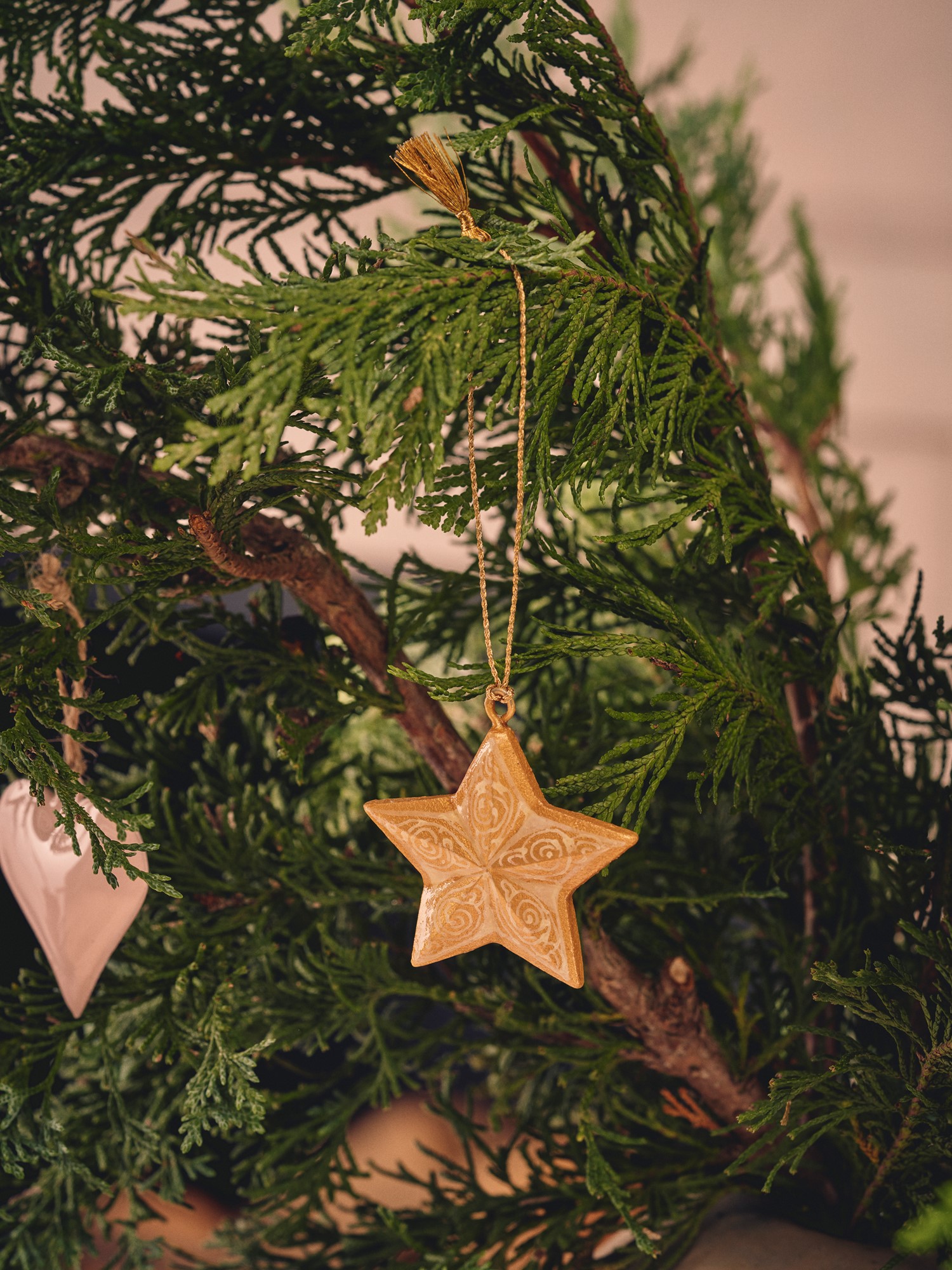 Juleophæng med stjerne | Papir. 6 cm. | White, Gold