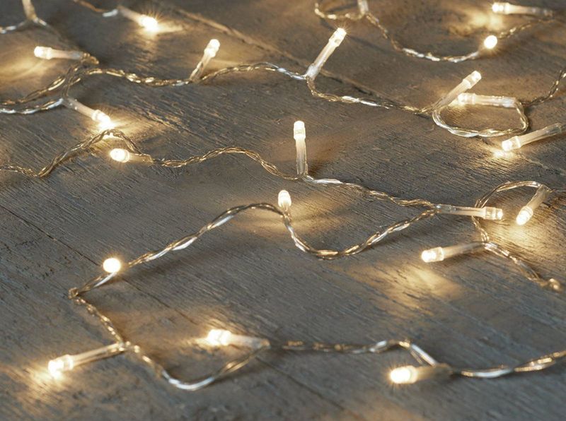 2x stuks kerstverlichting met timer 20 warm witte lampjes op batterijen - Lichtsnoer transparant met 20 leds