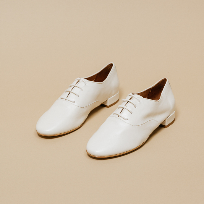 Derbies à talons plats  en cuir écru