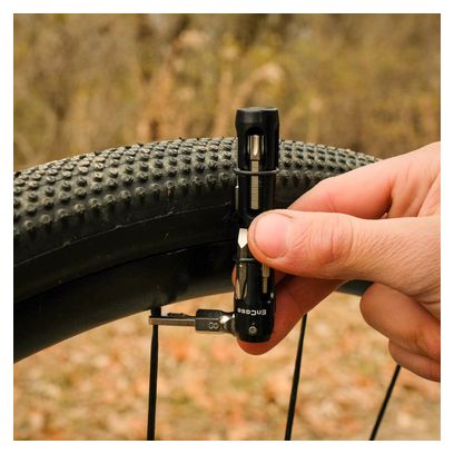 Multi-Outil Intégré Wolf Tooth EnCase System Hex Bit Wrench Multi-Tool (14 Fonctions) Noir