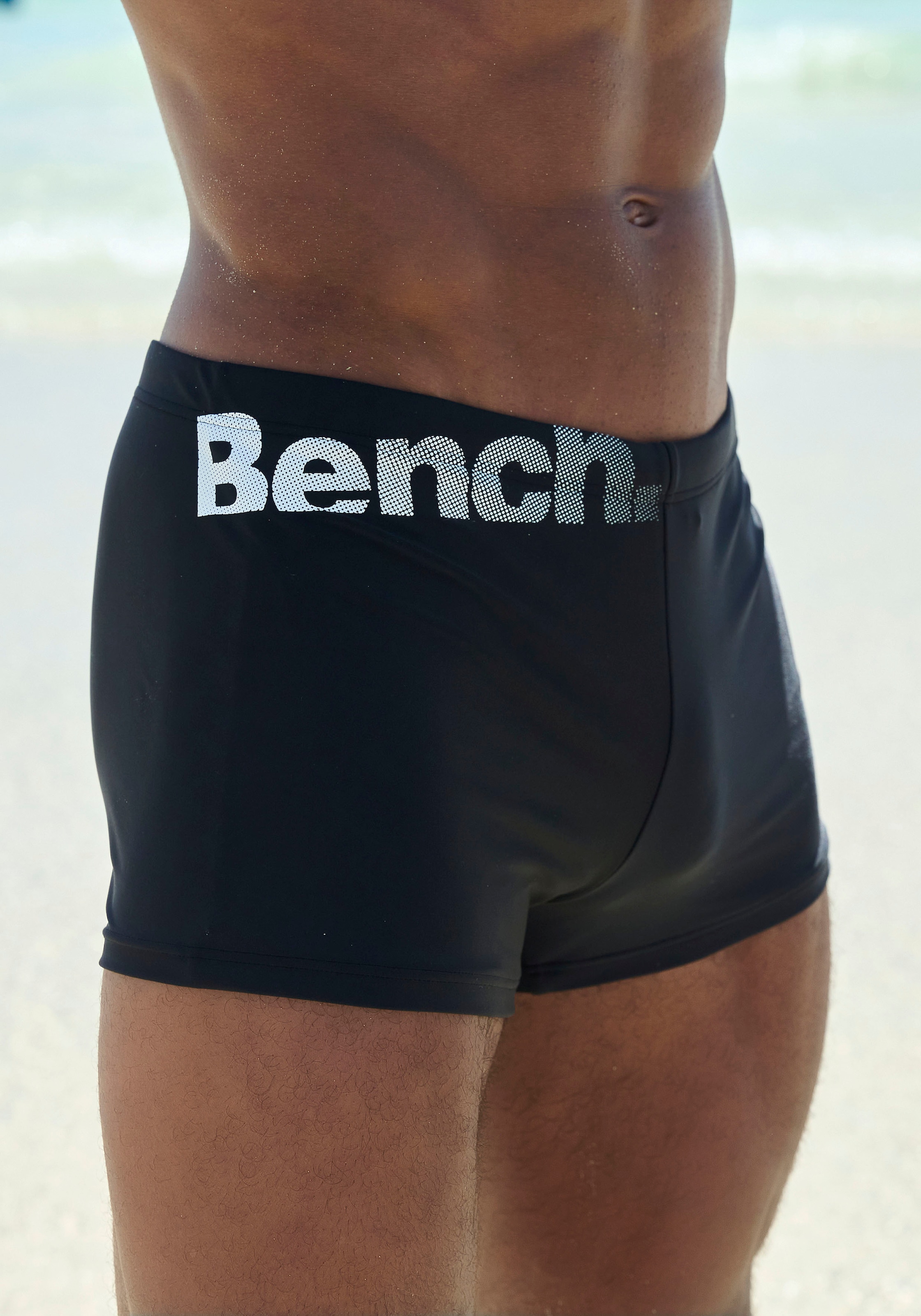 Bench. Boxer-Badehose , mit Bench-Schriftzug