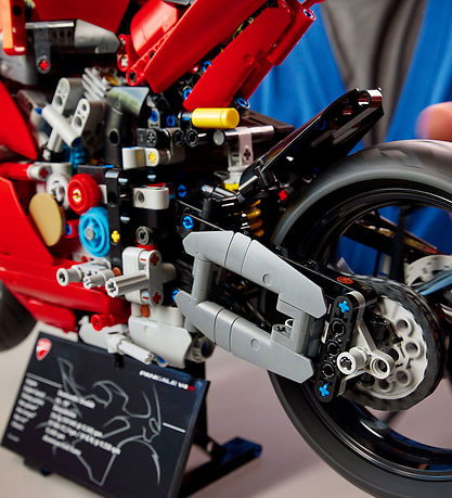LEGO® Technic - Ducati Panigale V4 S Motorrad 42202 - 1603 Teil
