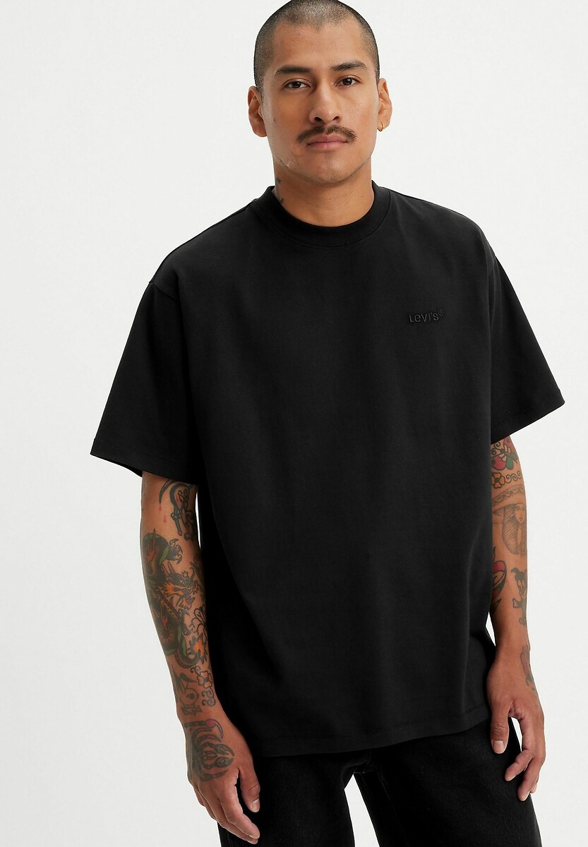 Camiseta LEVI'S com gola redonda e mangas curtas.