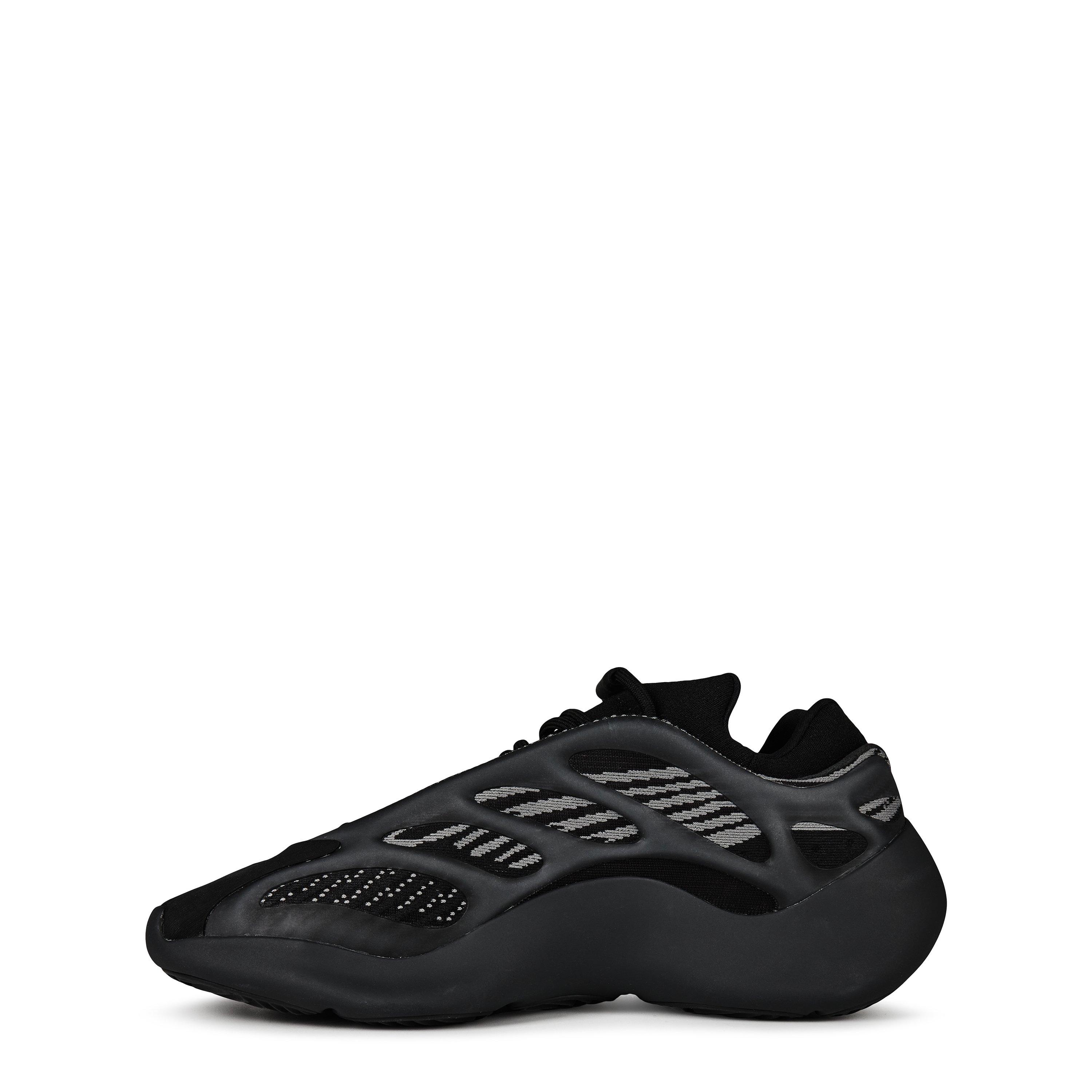 Yeezy Boost 700 V3 Sneakers