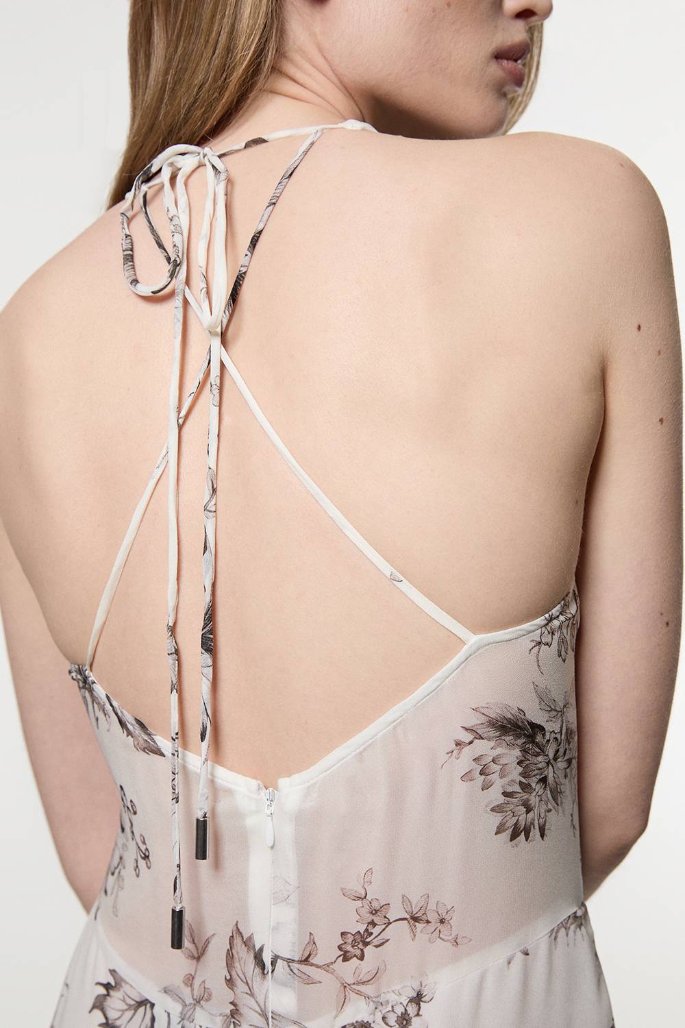 KarenMillen Robe longue en georgette de viscose transparente à motif floral esquissé, col halter en tissu tissé et décolleté en V plongeant