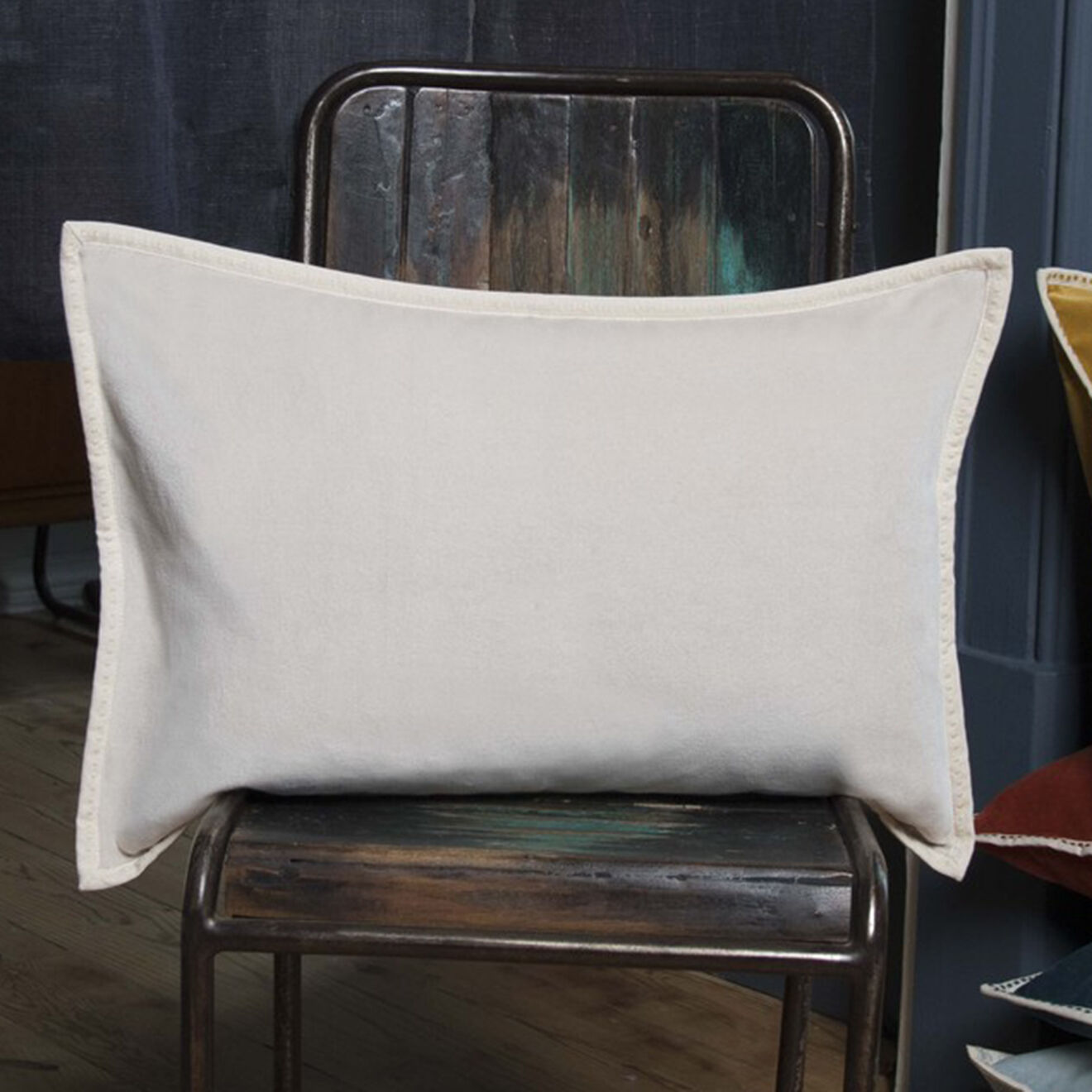 Febronie Housse de coussin velours Ella grège