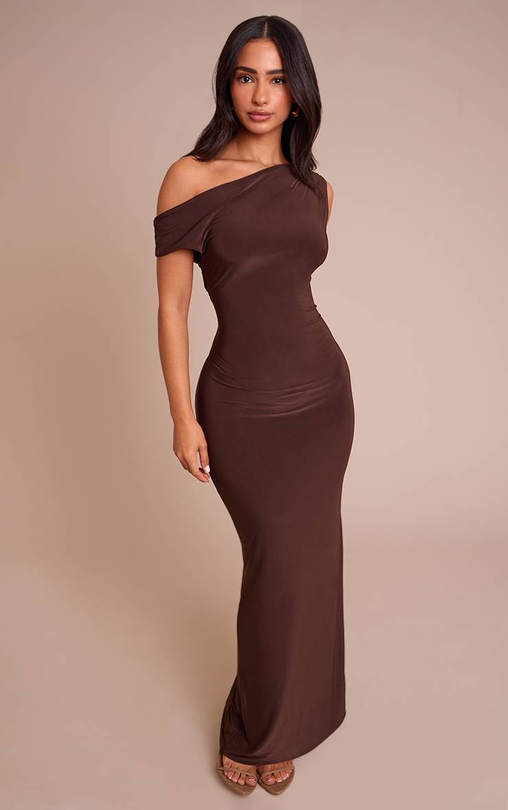 Chocolat Robe Longue Petite Avec Détail De Finition