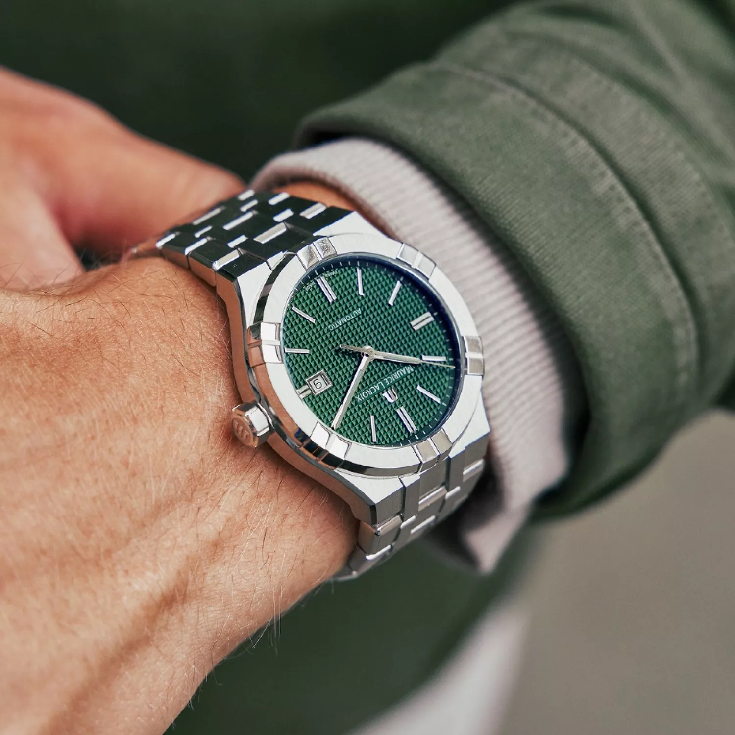 Maurice Lacroix Aikon Automatic 42 mm. AI6008-SS002-630-1