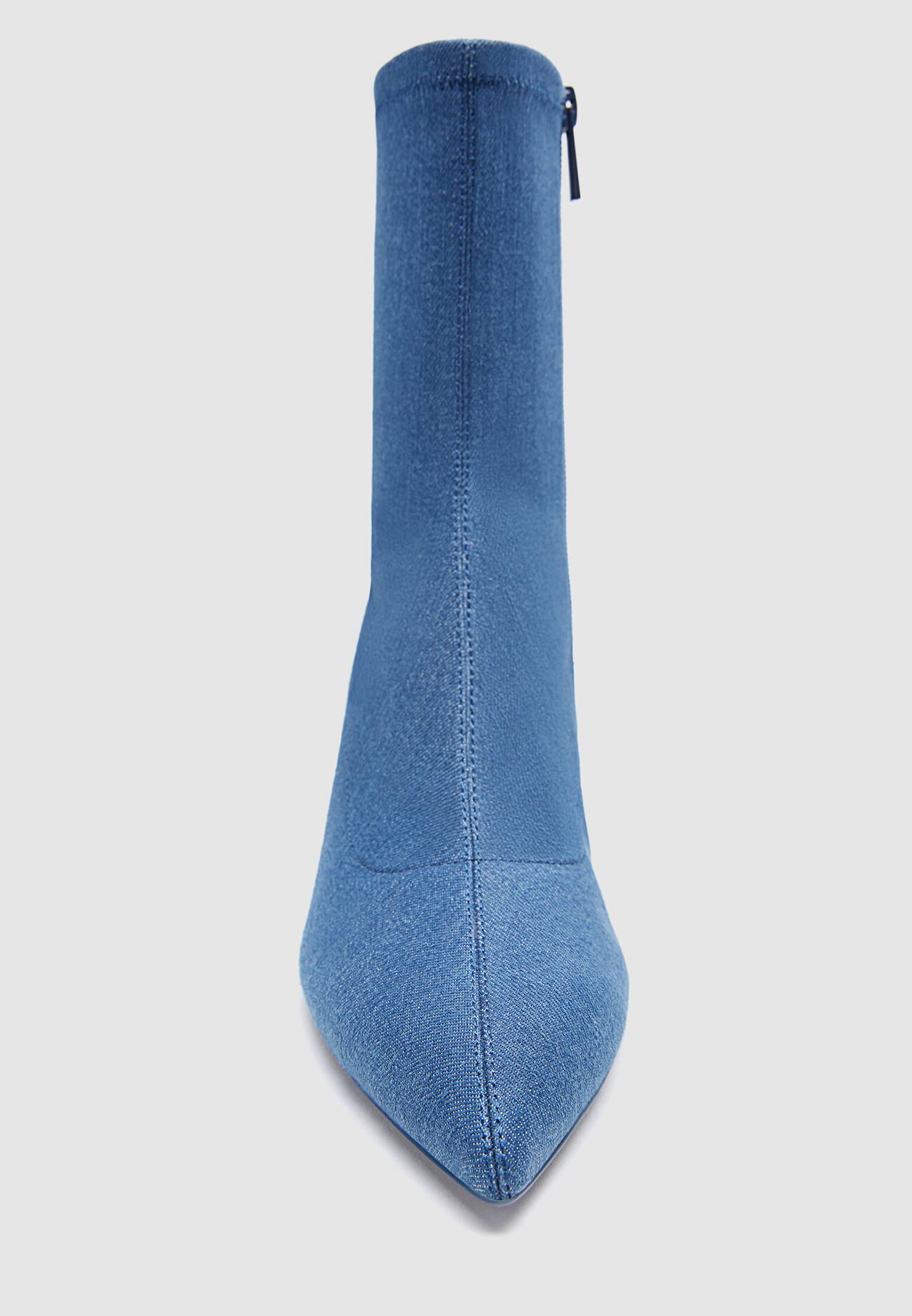 botas de cano curto em jeans elástico com salto alto