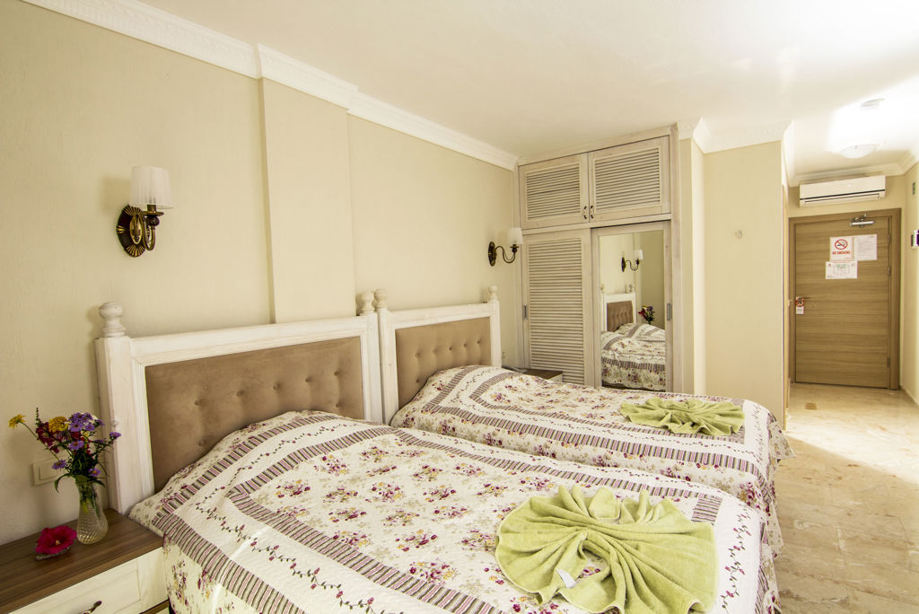 Fly & Go Basar Hotel Logies en ontbijt - Hotel