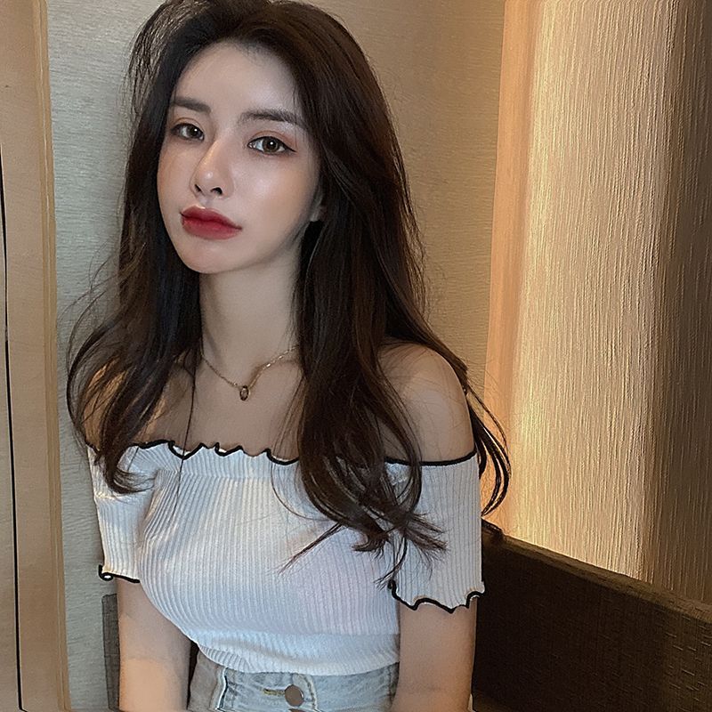 Maisee - Geribbelde top met off-shoulder rand en slablaadjes