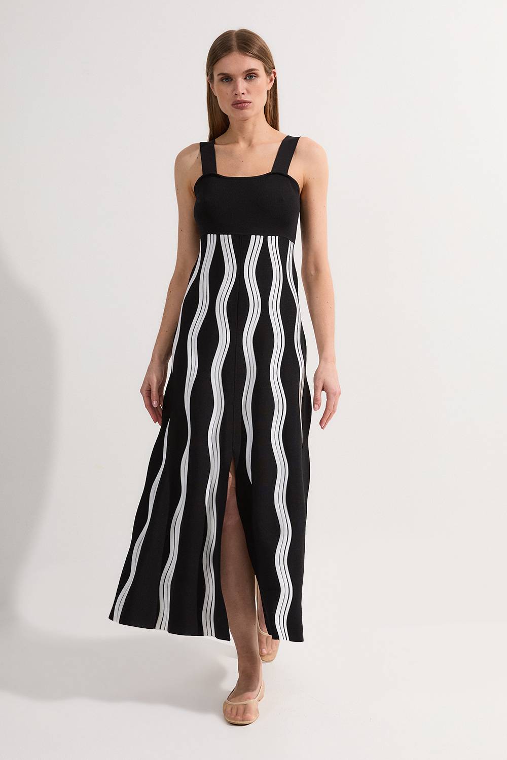 KarenMillen Robe tricotée à bretelles A-line à mailles en vagues contrastées