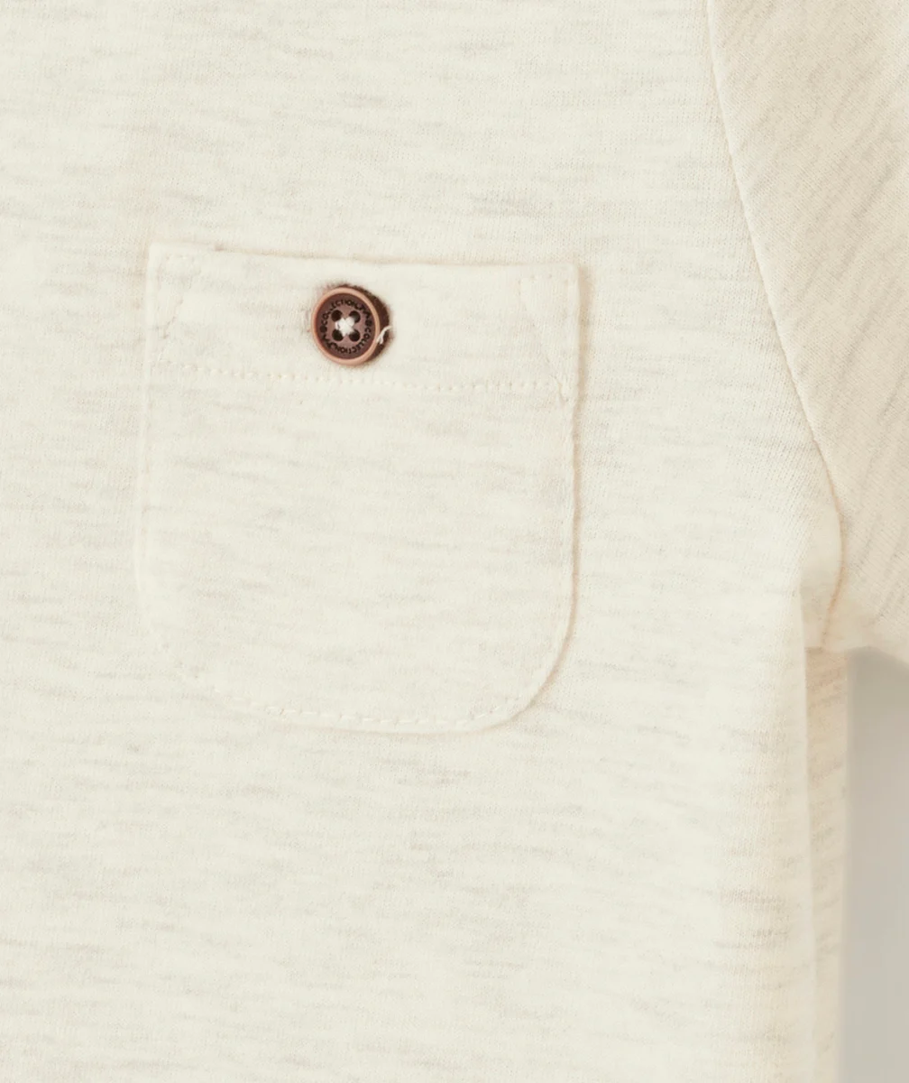T-SHIRT BÉBÉ GARÇON EN COTON ÉCRU CHINÉ AVEC POCHE