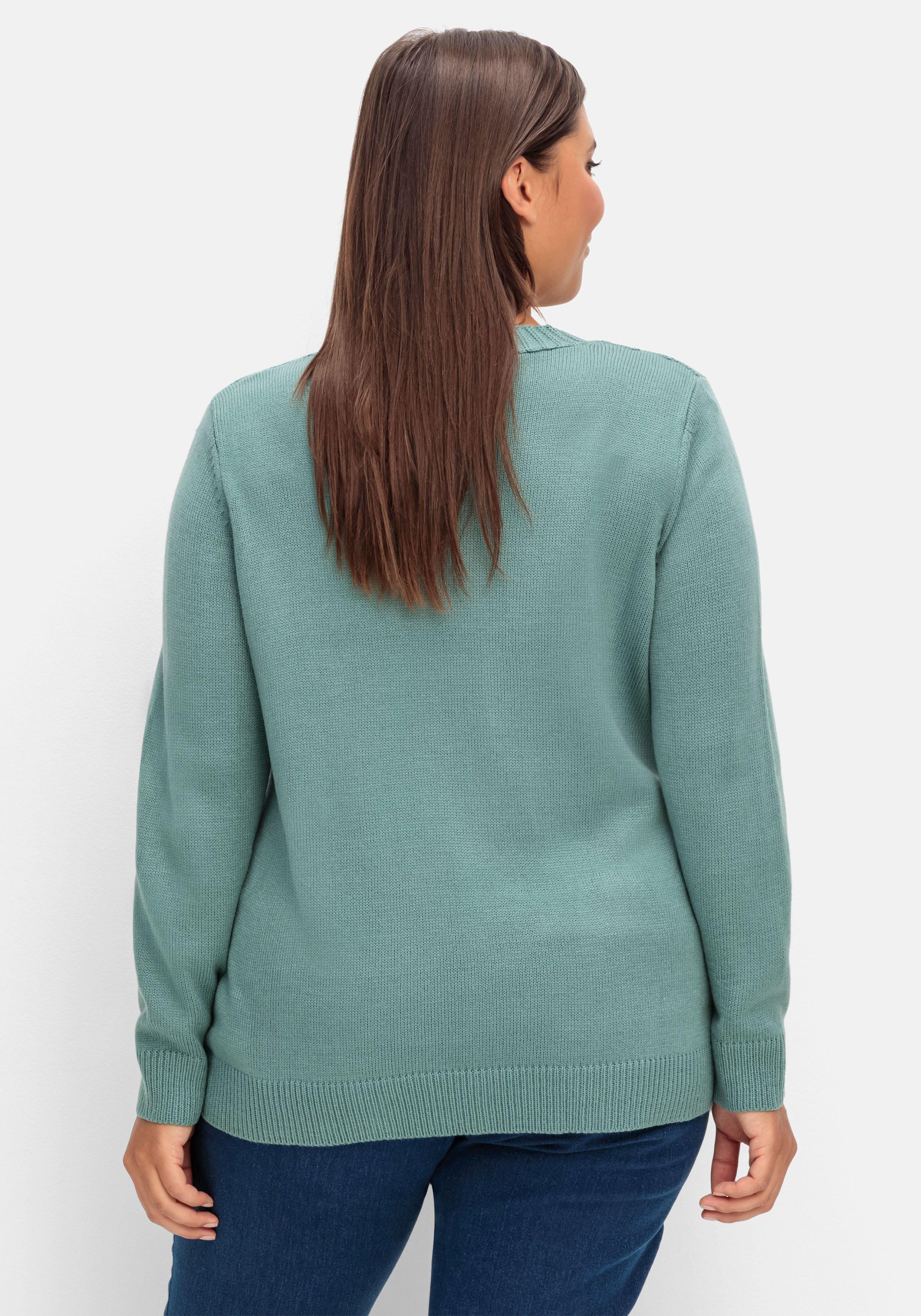Pullover mit Zopfstrickmuster im Vorderteil
