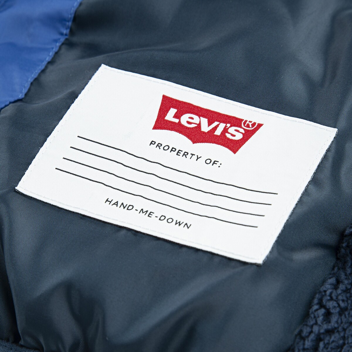 LEVI'S KIDS<br>Jaqueta de plumas com forro de sherpa