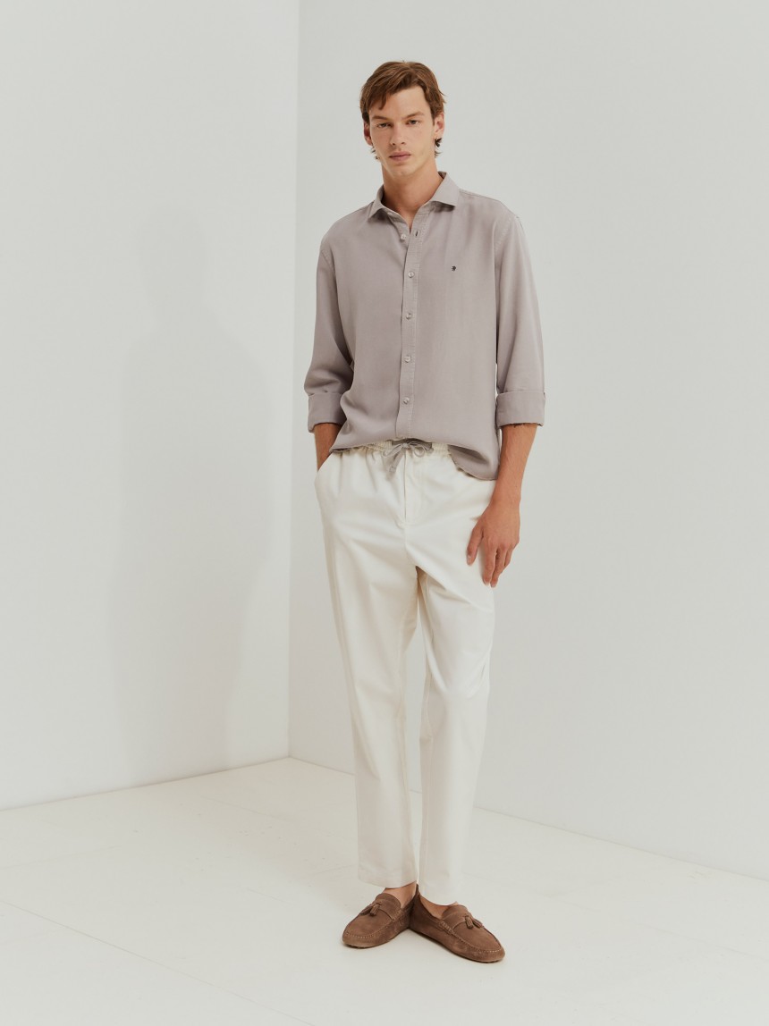 Camisa slim fit em liocel e linho