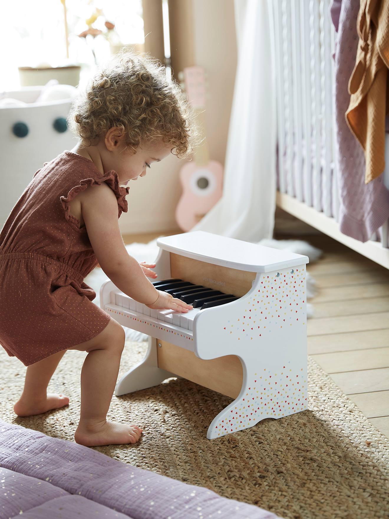 Piano de madeira multicolorido com certificação FSC®