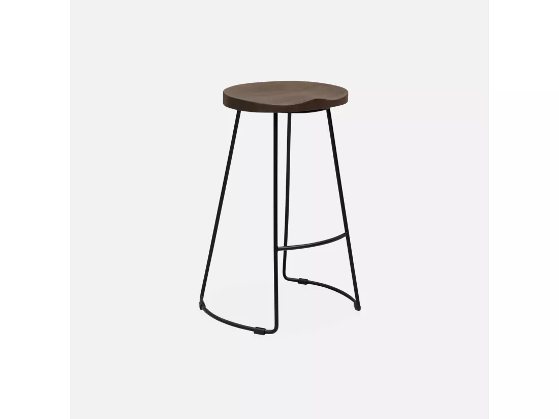 Lot de 4 tabourets de bars bois de manguier teinté noyer et acier. avec repose pieds. 65cm