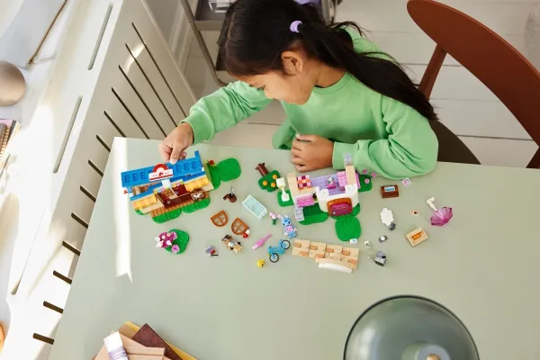 LEGO Animal Crossing 77050 Nook's Cranny og Rosie med sit hus
