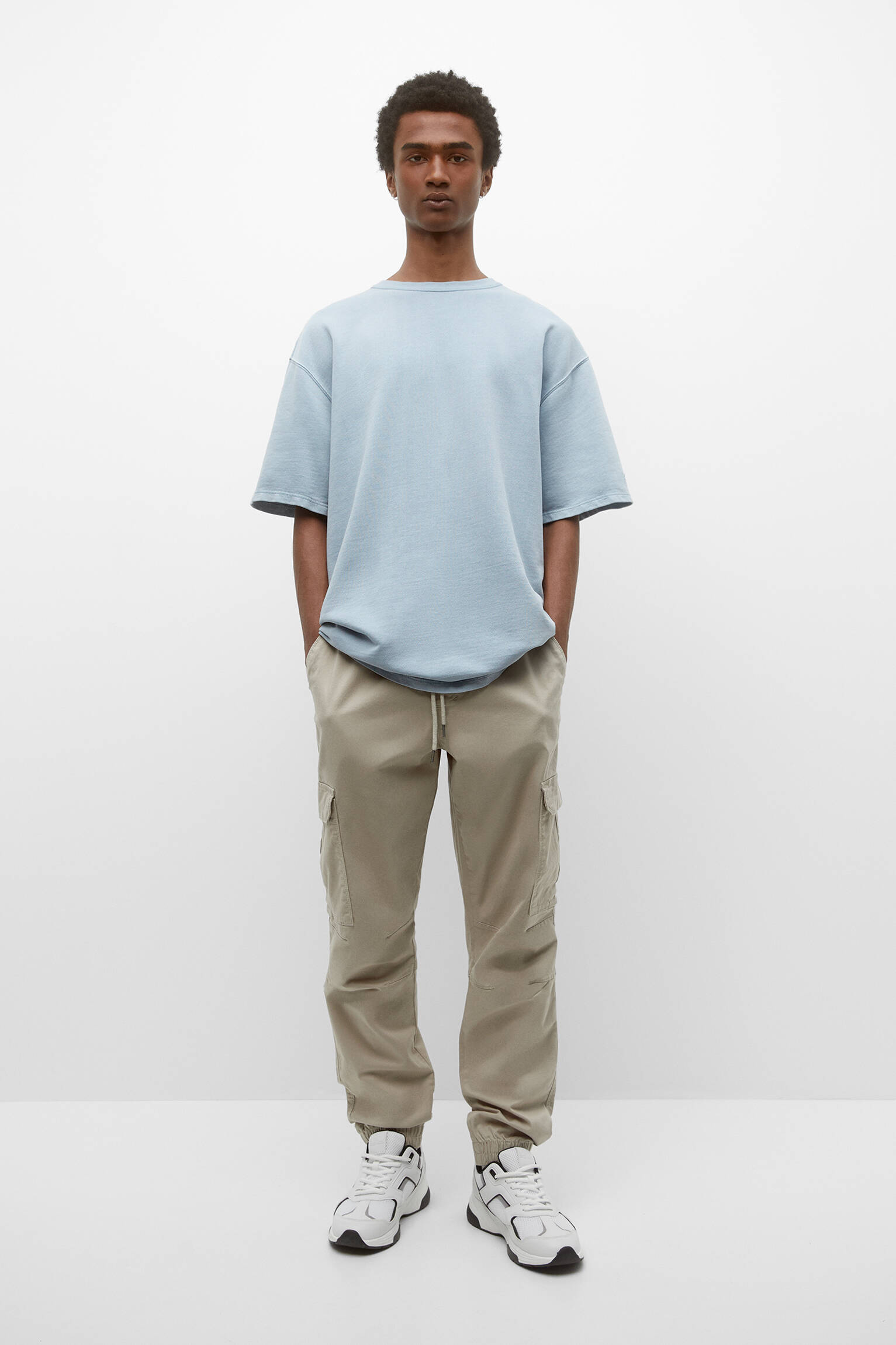 Calça jogger cargo básica - Areia