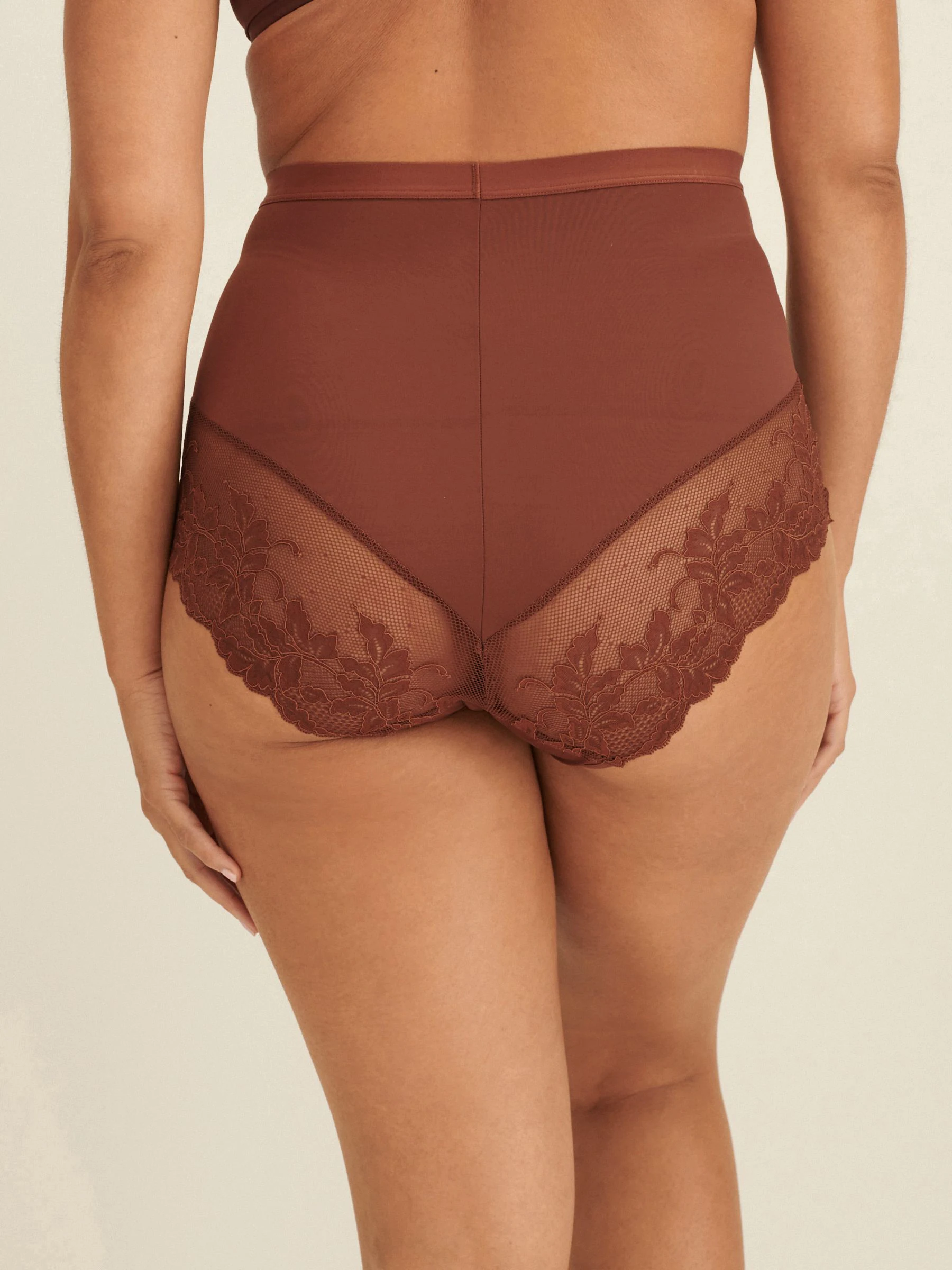 Chocolade nude - Verpakking van 2 Braziliaanse slipjes met kanten achterkant en buikcorrigerend effect en print