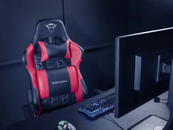 Trust Gaming GXT 708R Resto - Spillestol - ergonomisk - armstøtter - vippe - drejeled - metalramme, polyuretan-læder, elastisk stof - rød