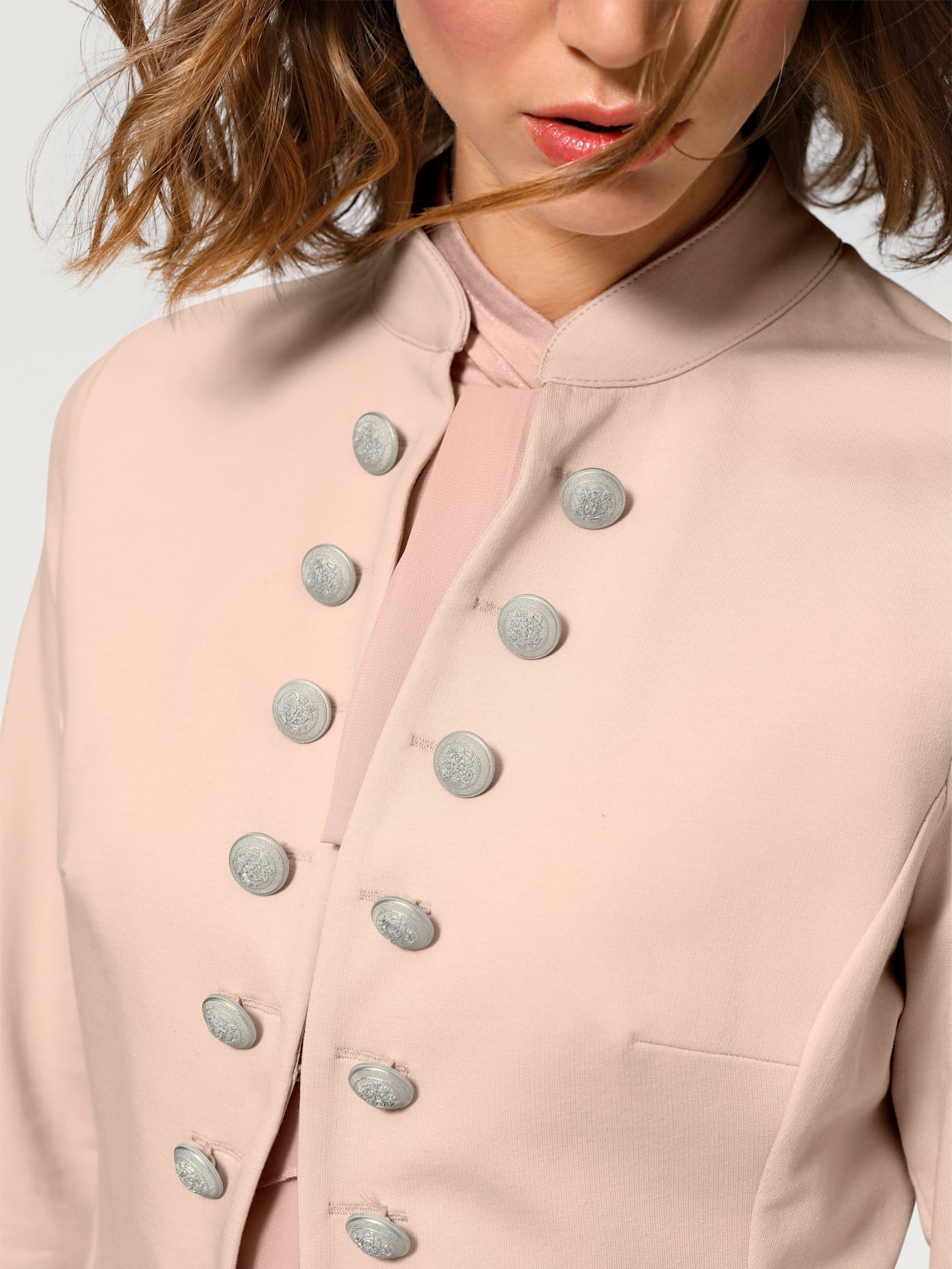 Blazer en jersey look tendance