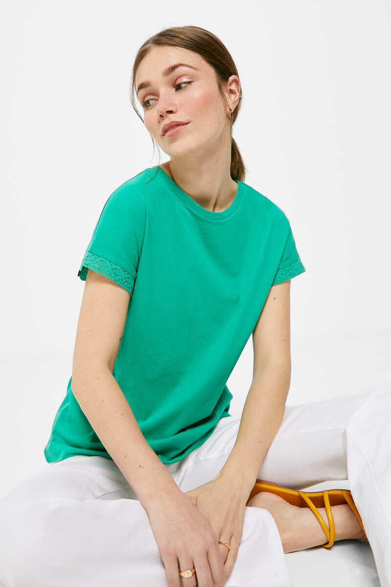 Camiseta lisa com mangas de crochê - Verde