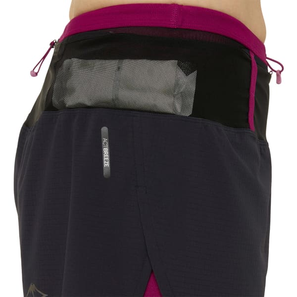 Short running ASICS FUJITRAIL 2-N-1 SHORT W PERFORMANCE BLACK/BLACKBERRY