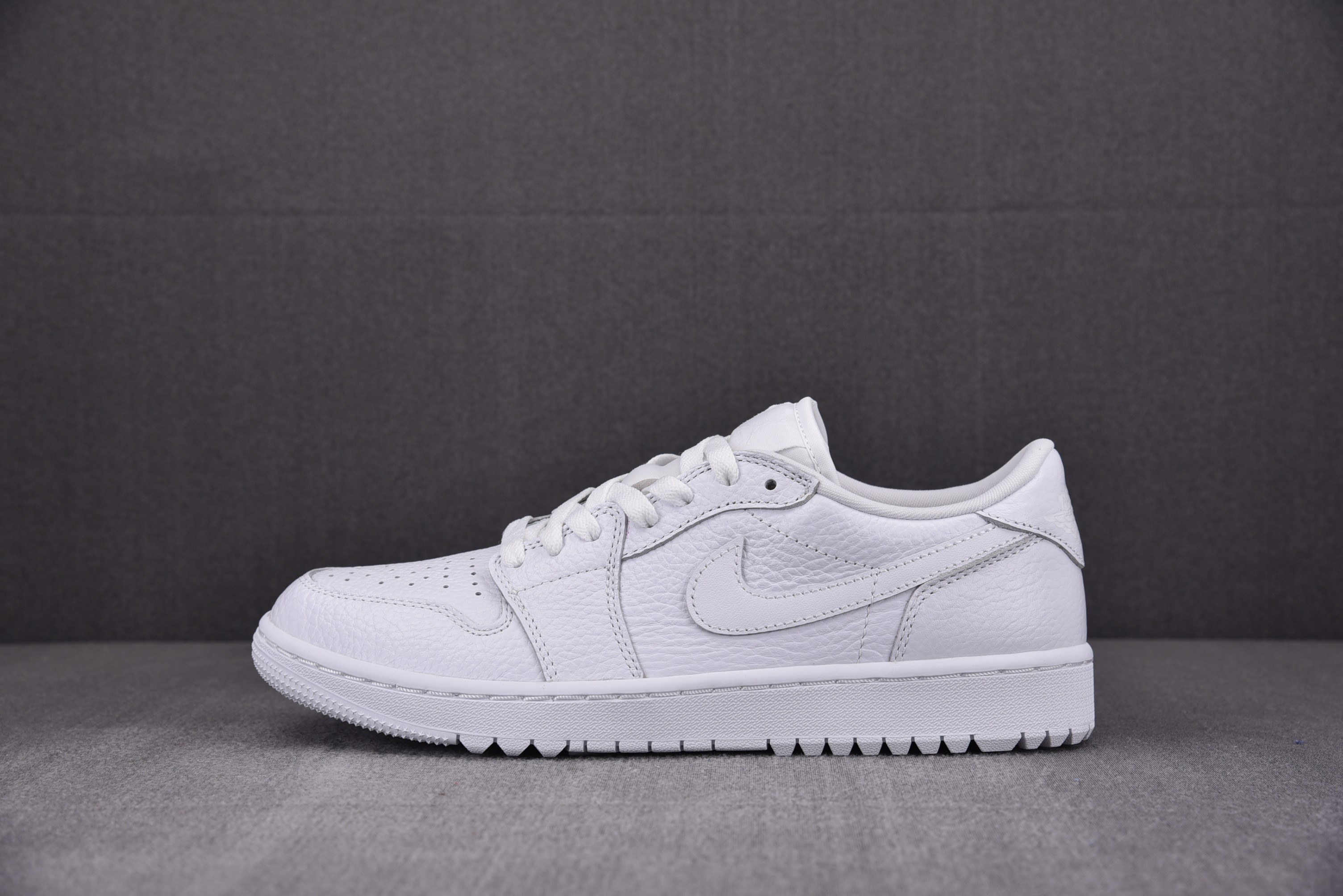 Jordan 1 Retro Low Golf Triple White