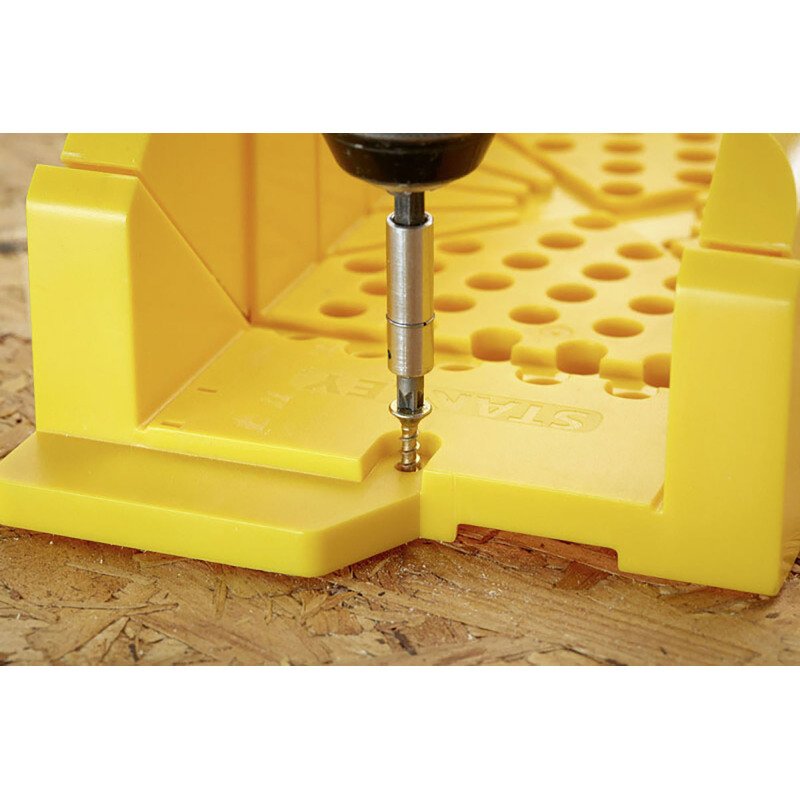 Boîte à coupe plastique avec cales excentriques Stanley + Scie à dos