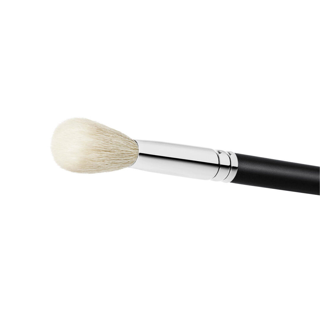 MAC  168S LARGE ANGLED CONTOUR BRUSH - 1un