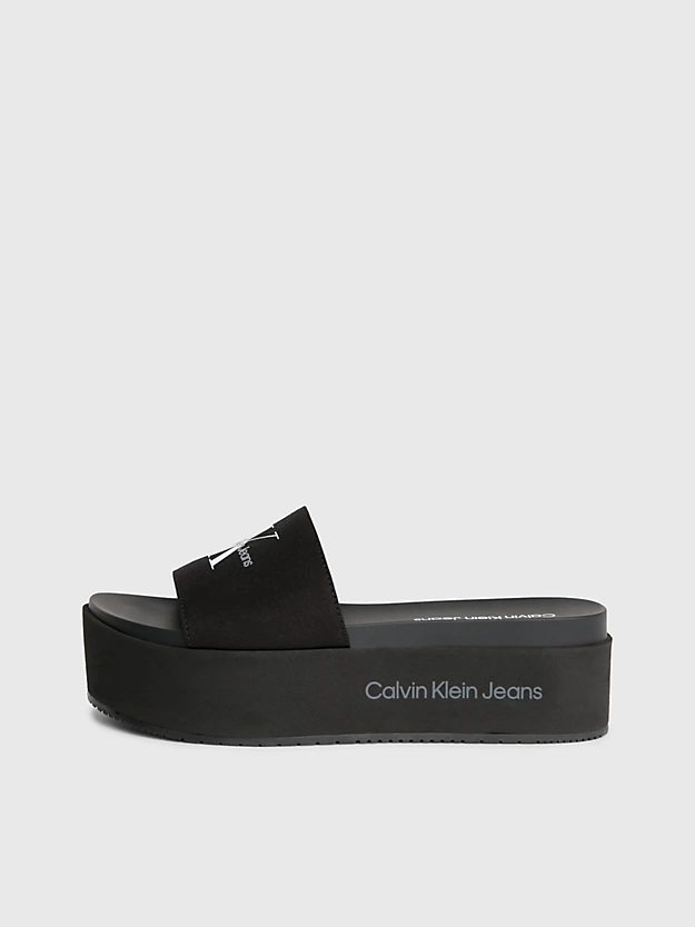 Chinelo de lona com plataforma