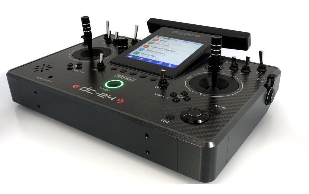 Fernsteuerung DC-24 II Carbon Line Grau<br>Professioneller 2.4 GHz Duplex Pultsender