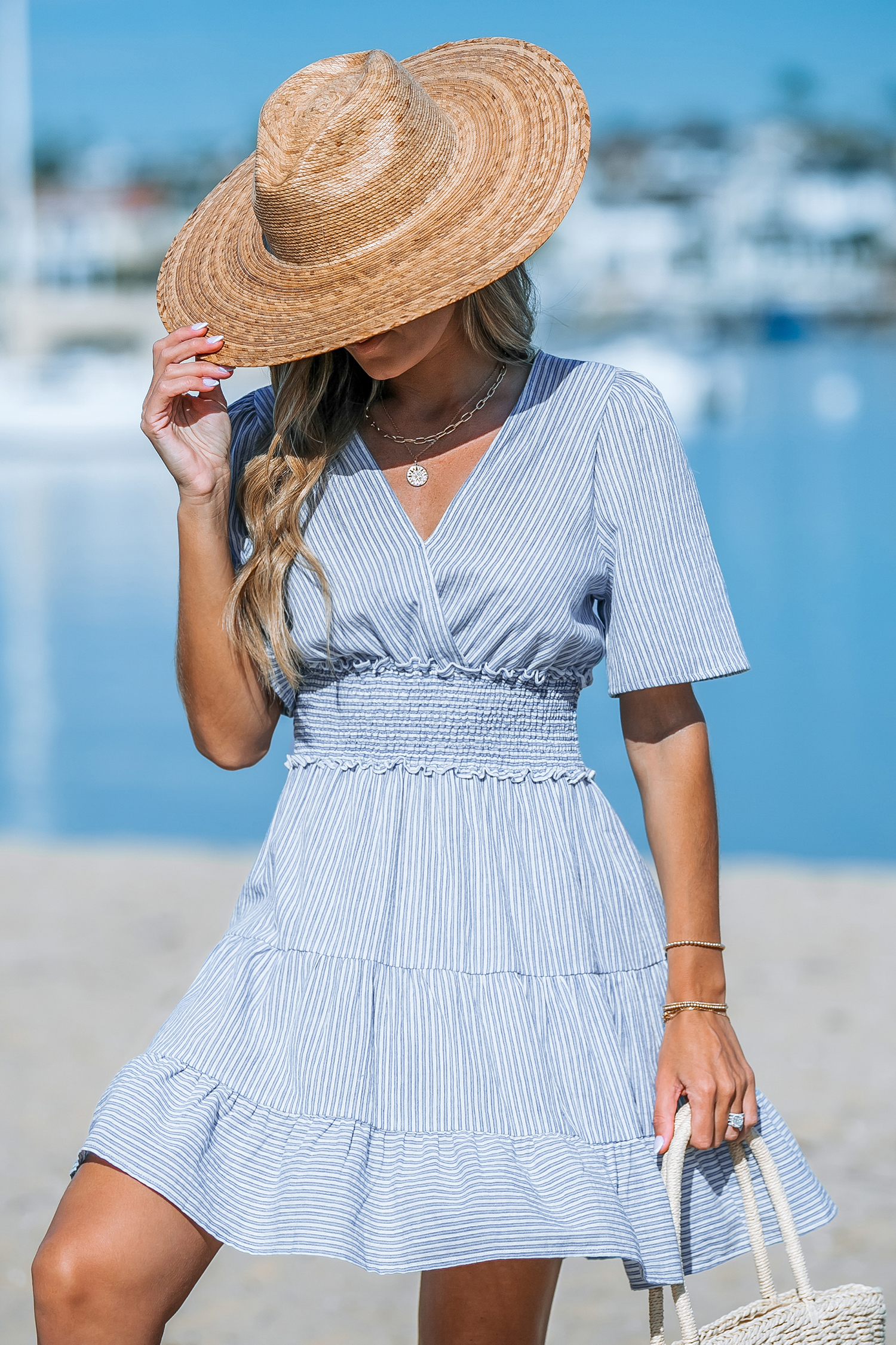 Robe mini en pur coton avec ourlet à volants et rayures bleue