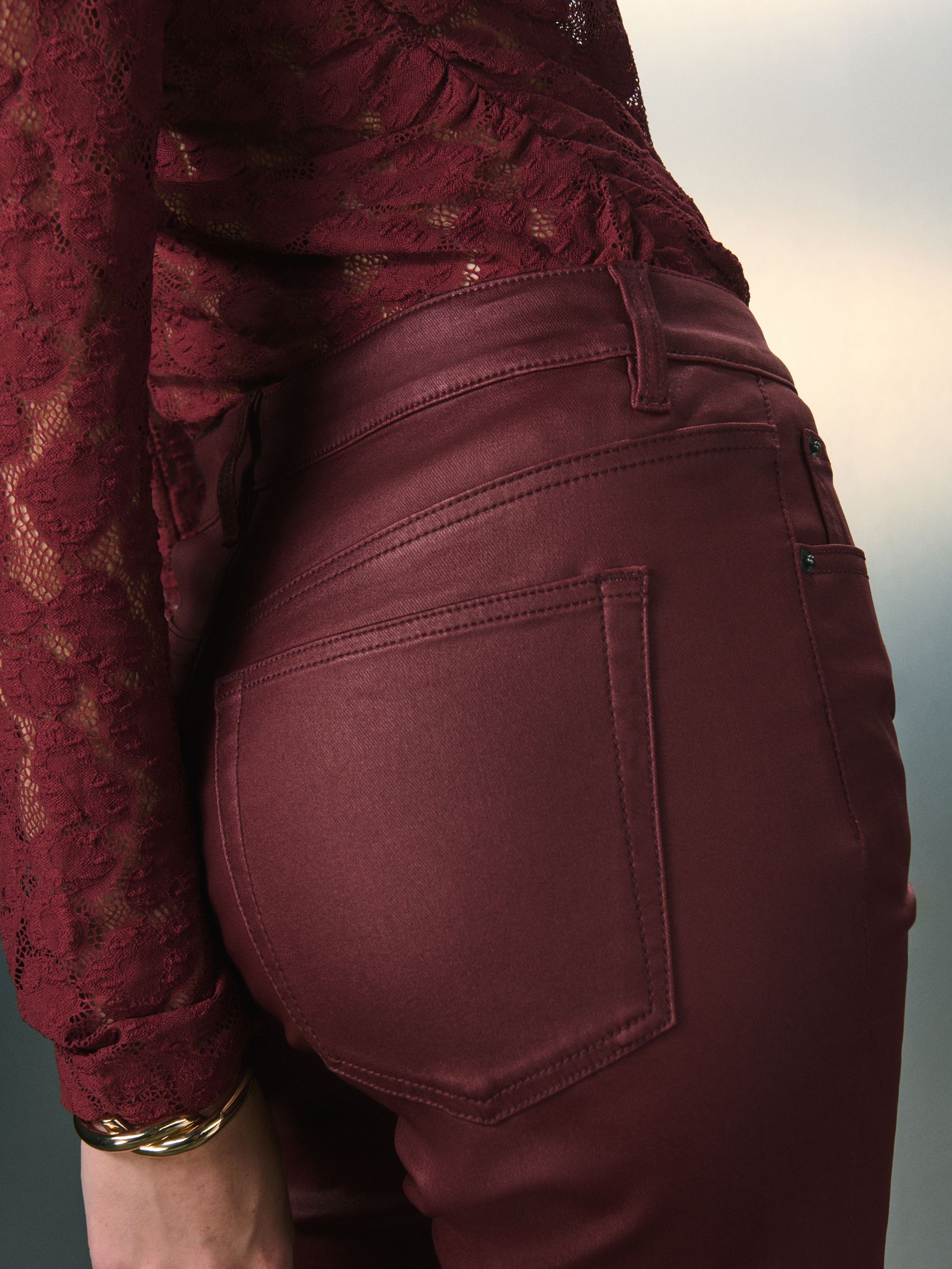 Bordeauxrood - Coated Bootcut Jeans