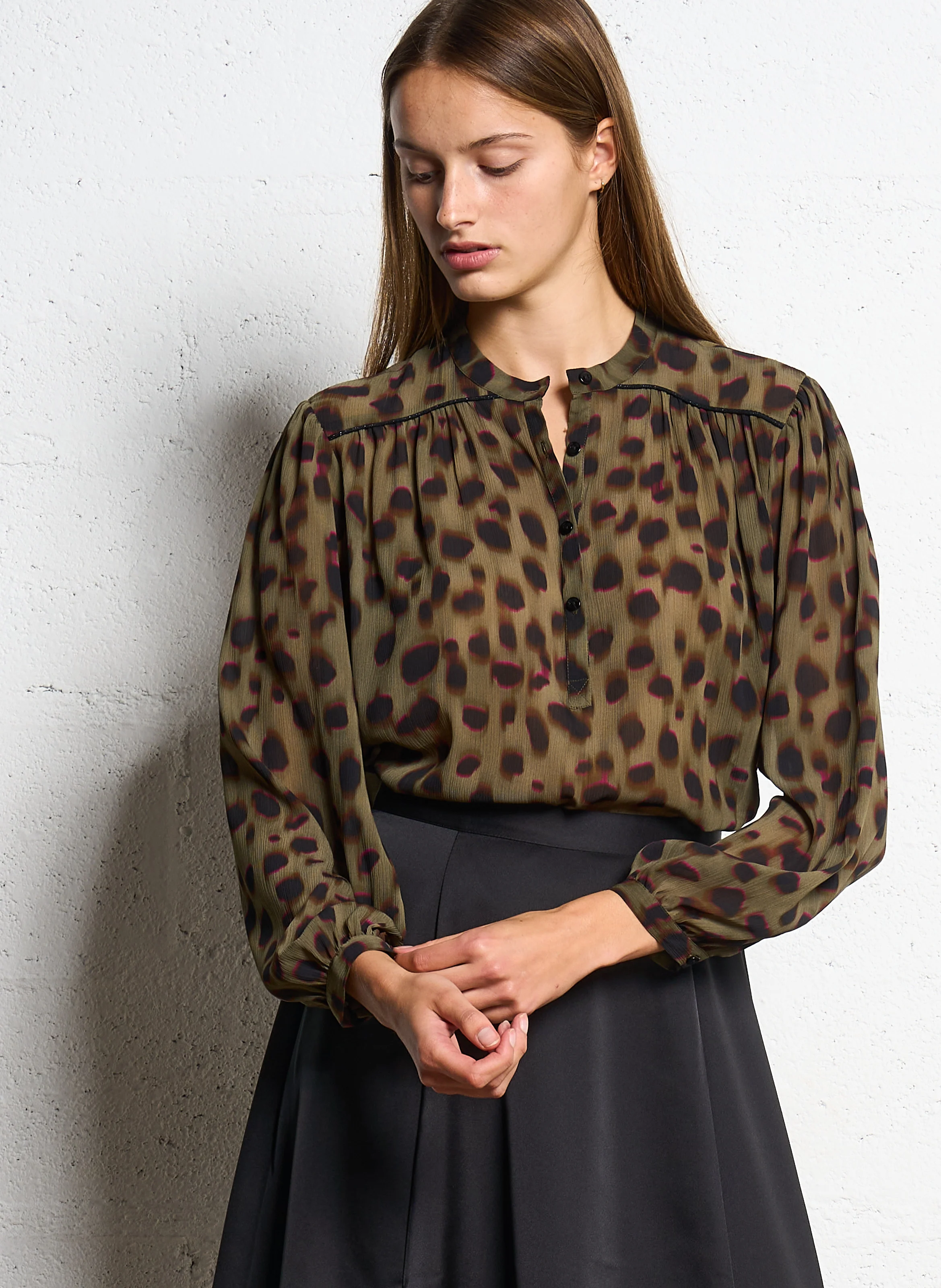 CLUSE - Blouse droite imprimée | Kaki