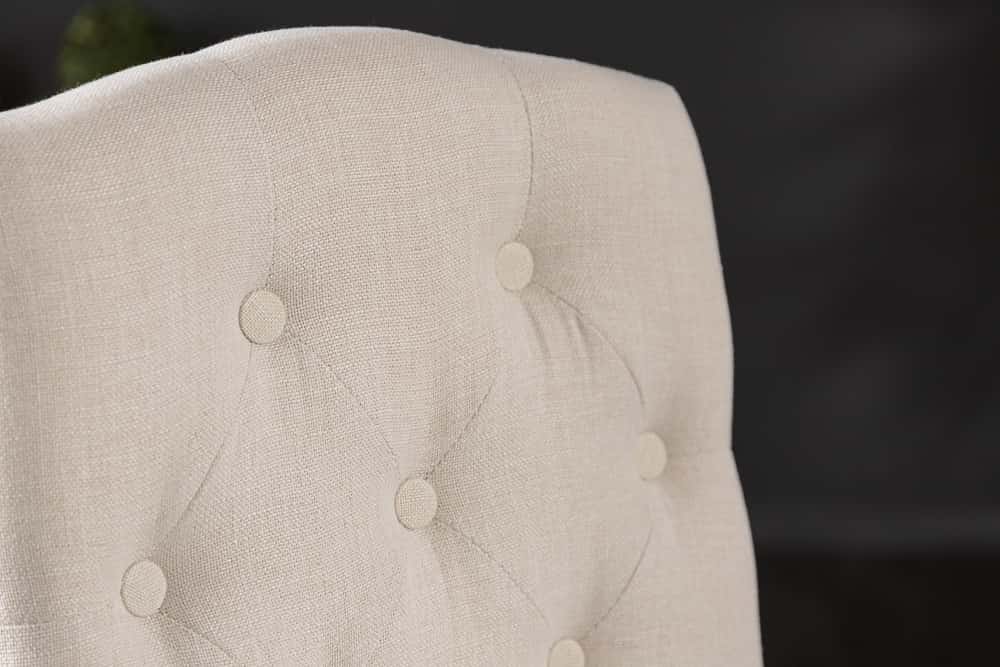 Eleganter Stuhl CASTLE beige mit Chesterfield Steppung im Landhausstil