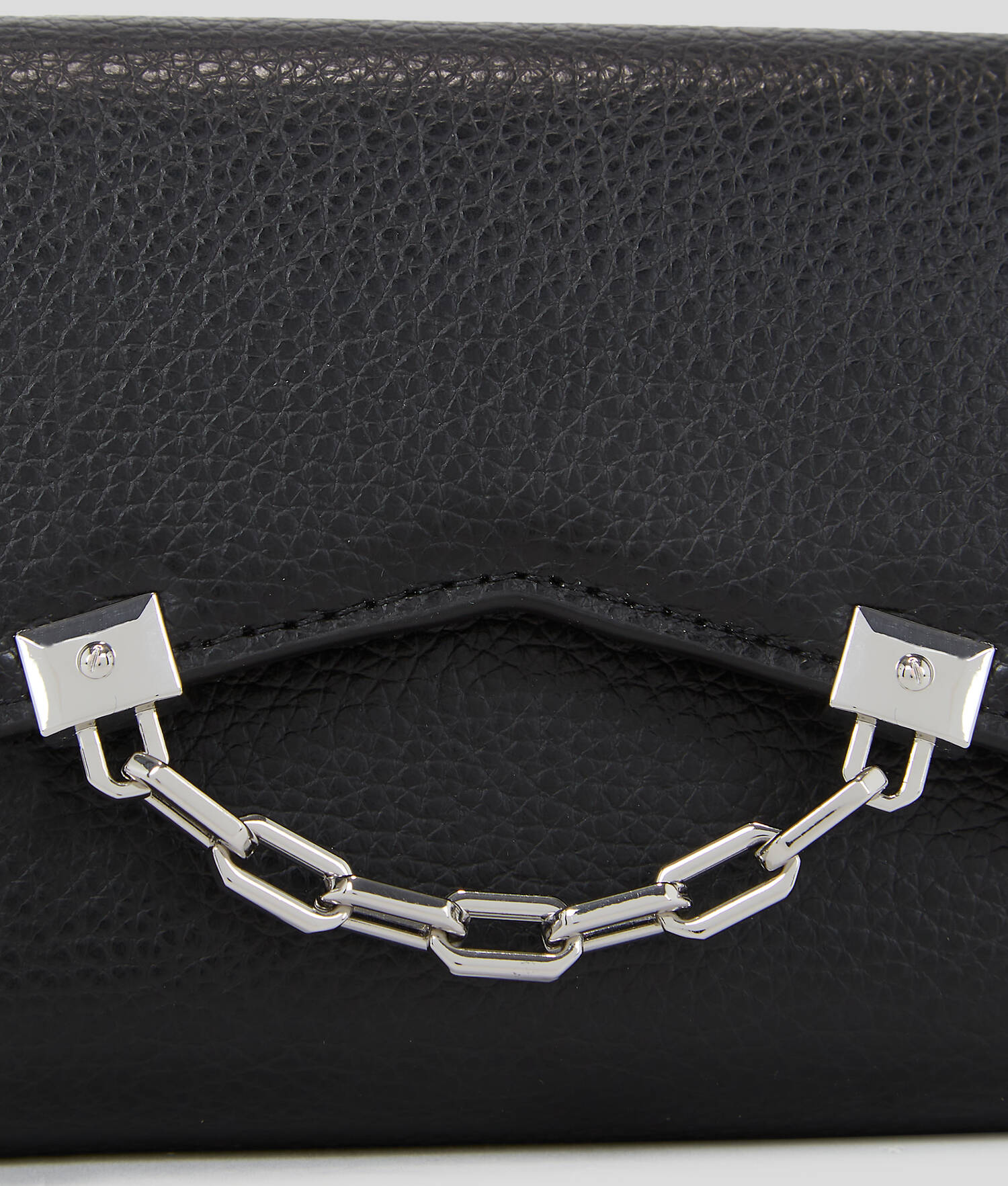 PORTEFEUILLE À TROIS VOLETS EN CUIR GRAINÉ K/SEVEN